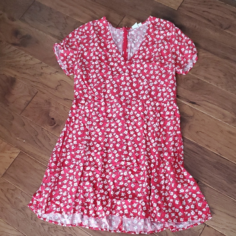 GAP Red and White Ditsy Floral with Green Dress Size 14